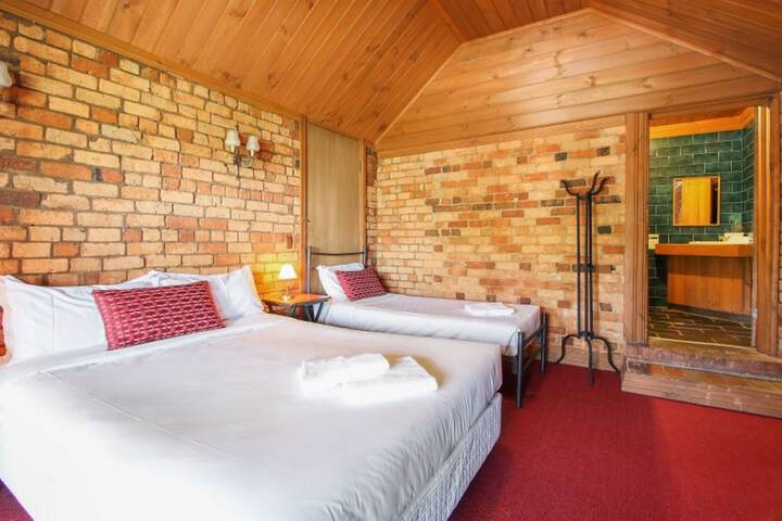 Room 8 of 31