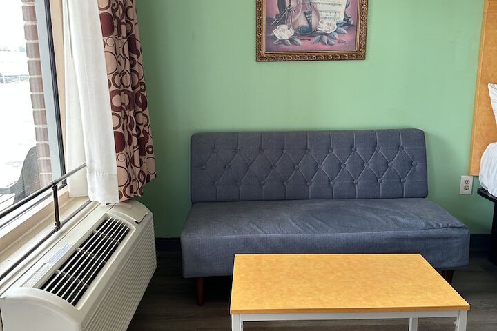 Room 15 of 23