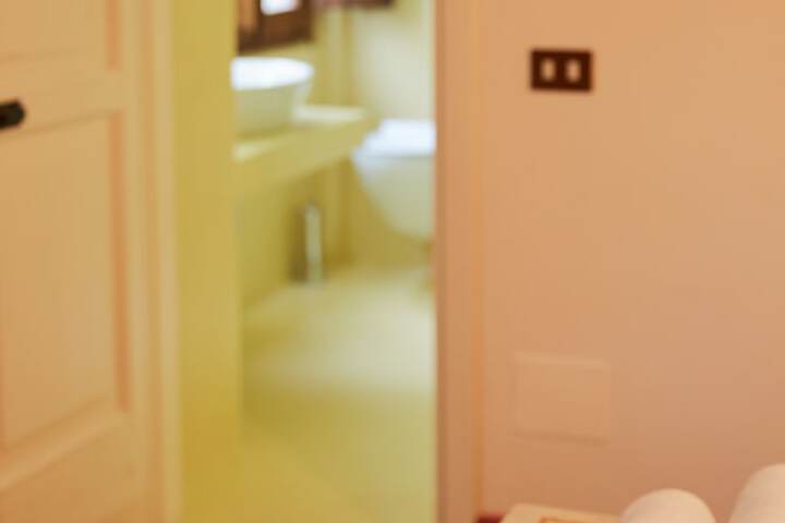 Room 33 of 51