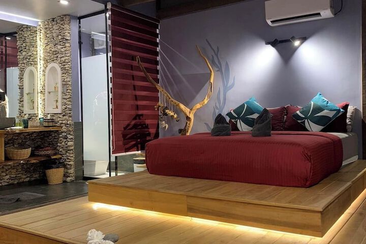 Room 14 of 24