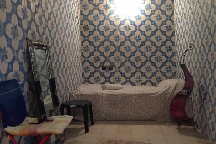 Room 7 of 10