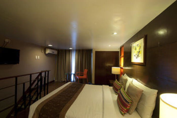 Room 35 of 73