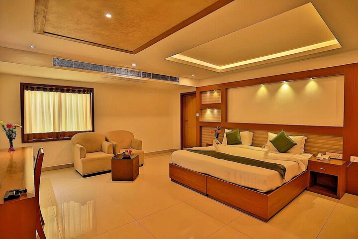 Room 12 of 19