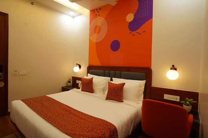 Room 7 of 34
