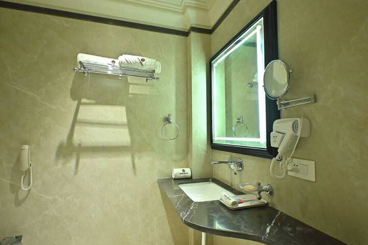 Room 73 of 161