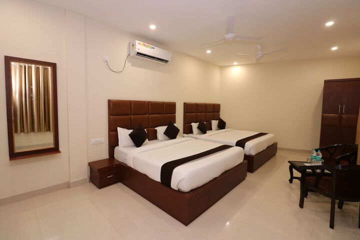 Room 6 of 35
