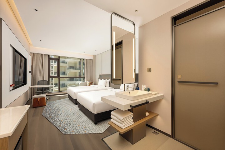 Room 38 of 77