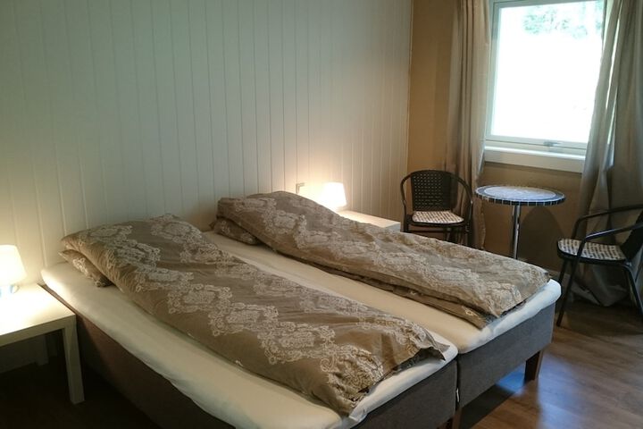 Room 2 of 14