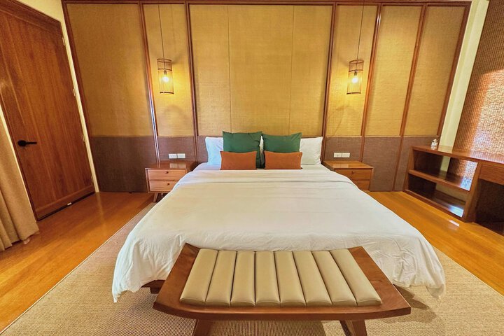 Room 6 of 48