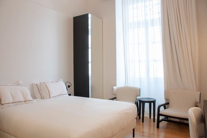 Room 33 of 119
