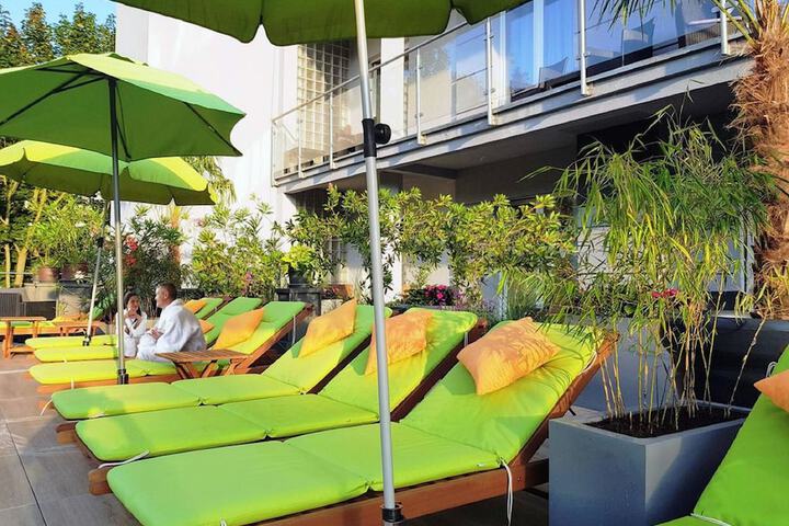Sundeck 45 of 53