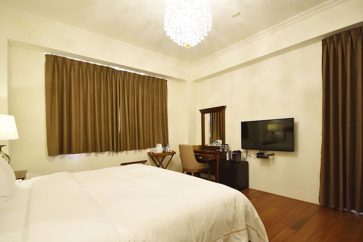 Room 21 of 49