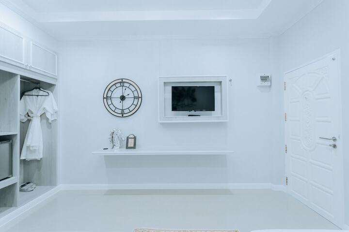 Room 9 of 97