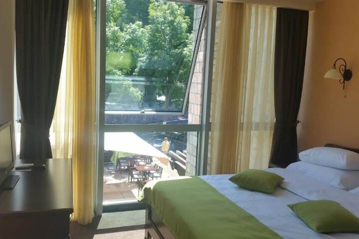 Room 32 of 109
