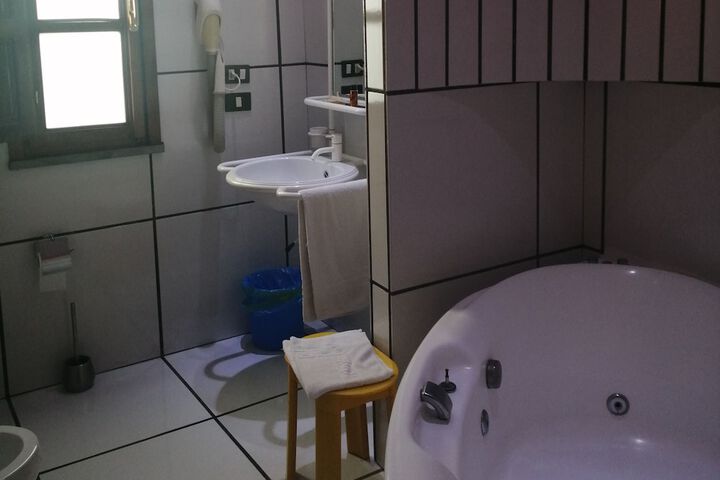 Room 43 of 61