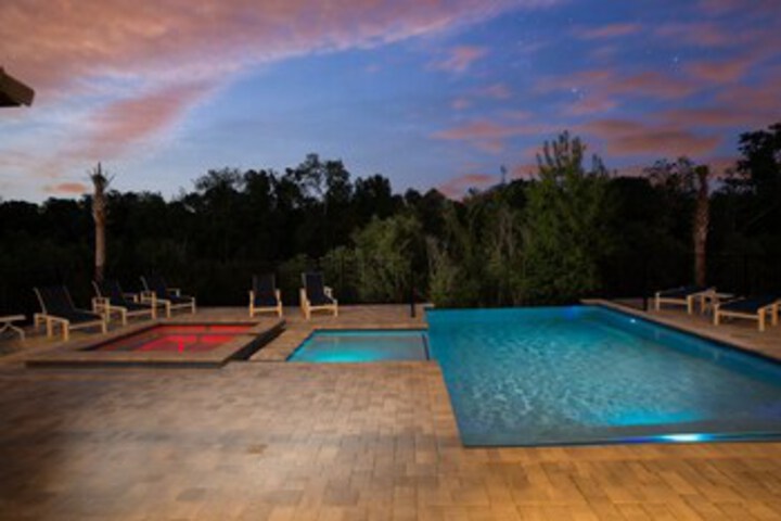 Pool 22 of 36