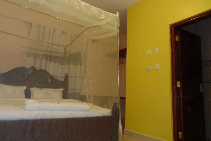 Room 15 of 34