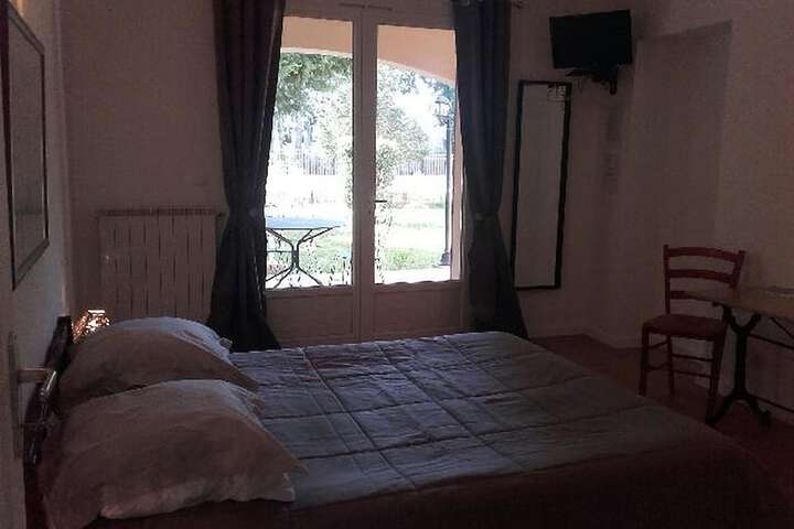 Room 8 of 17
