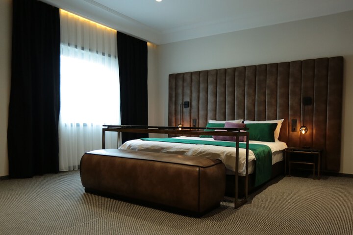 Room 21 of 48