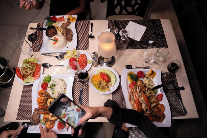 Dining 30 of 52