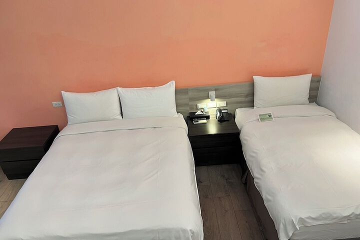 Room 32 of 94