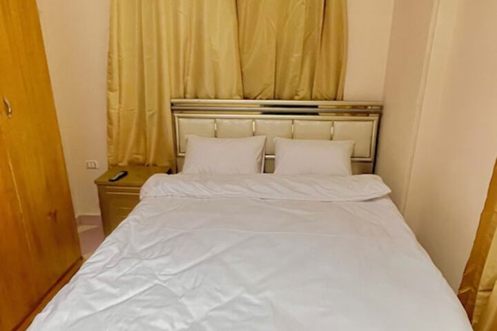 Room 12 of 22