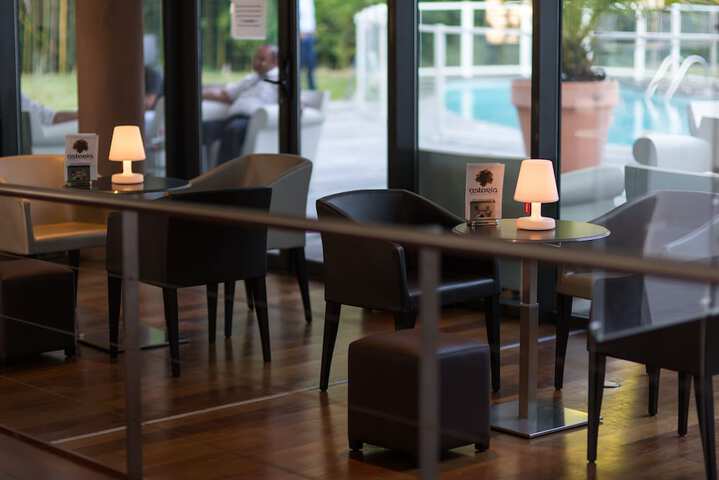 Lounge 64 of 86