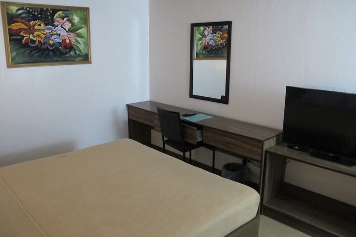 Room 17 of 46