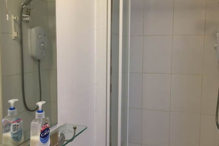 Room 21 of 28