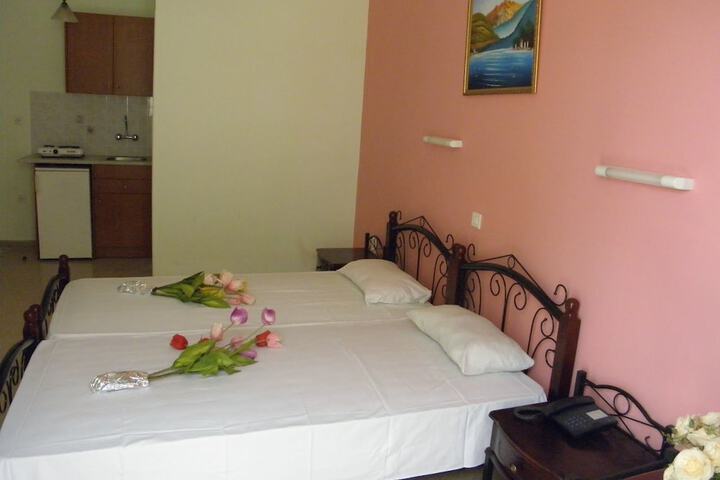 Room 3 of 52