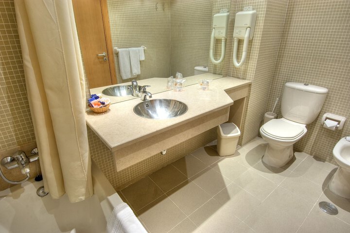 Room 19 of 34