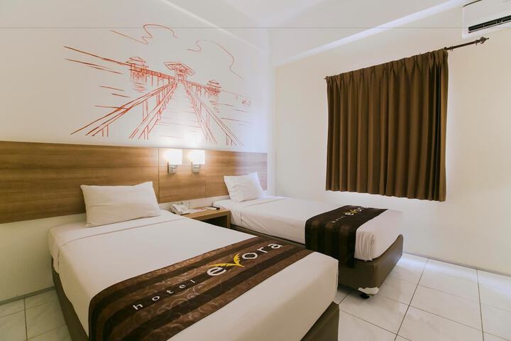 Room 7 of 33