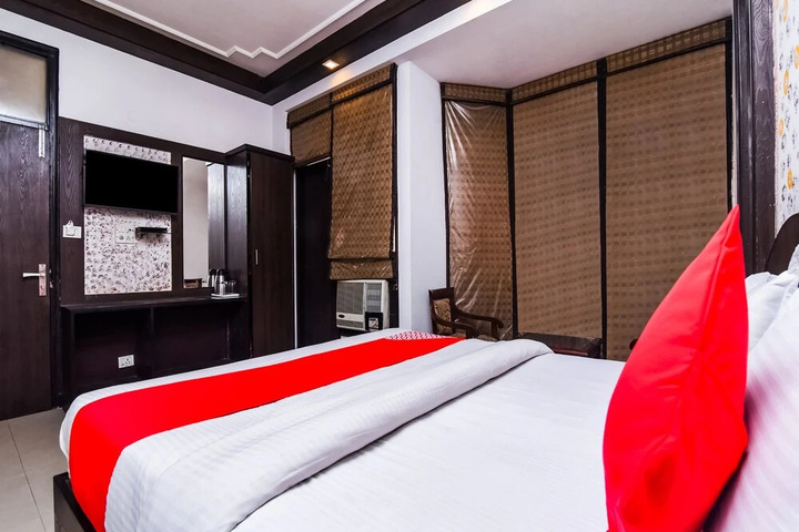 Room 5 of 14
