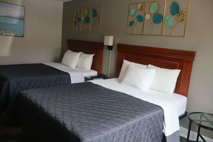Room 8 of 28