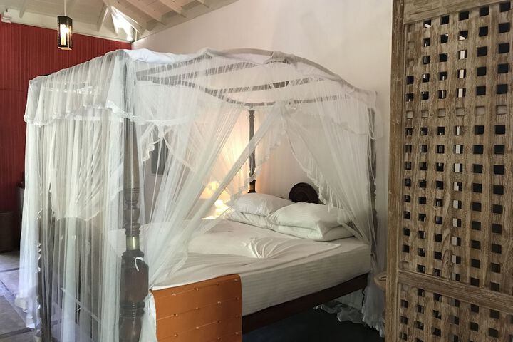 Room 14 of 83