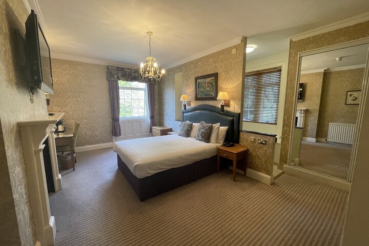 Room 25 of 149