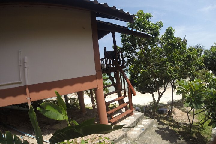 Room 5 of 82