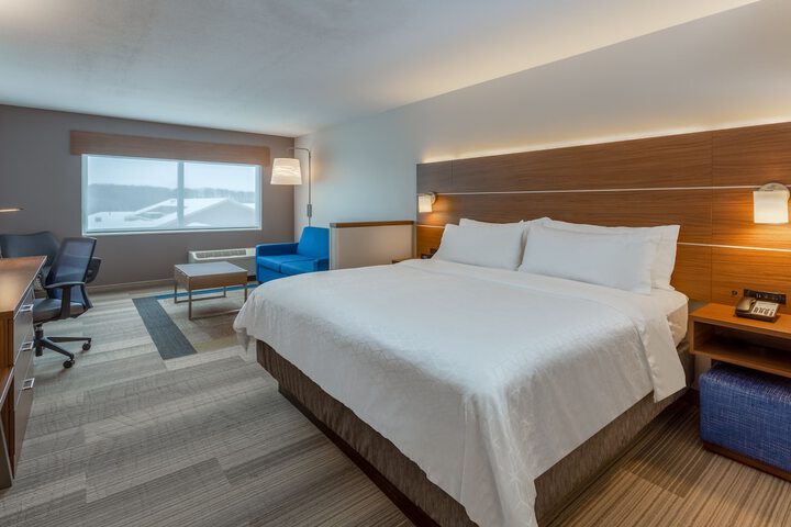 Standard | King Bed (17 of 19)