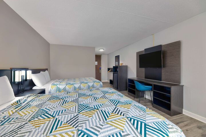 Room 15 of 30
