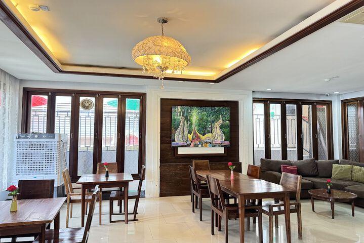 Hotel Interior 6 of 95
