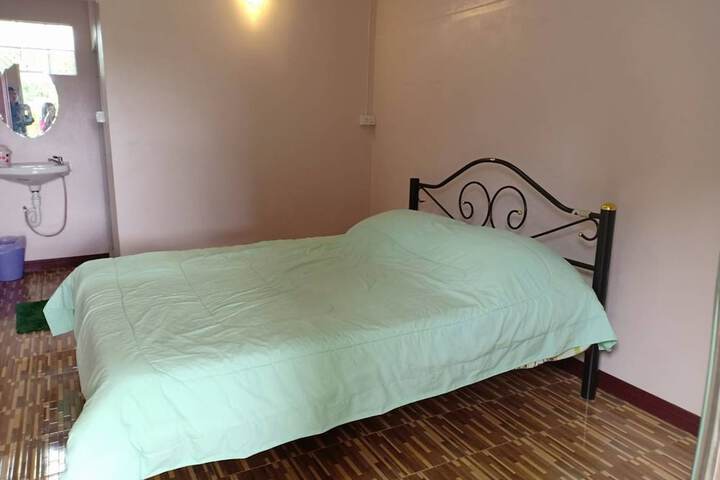 Room 9 of 34