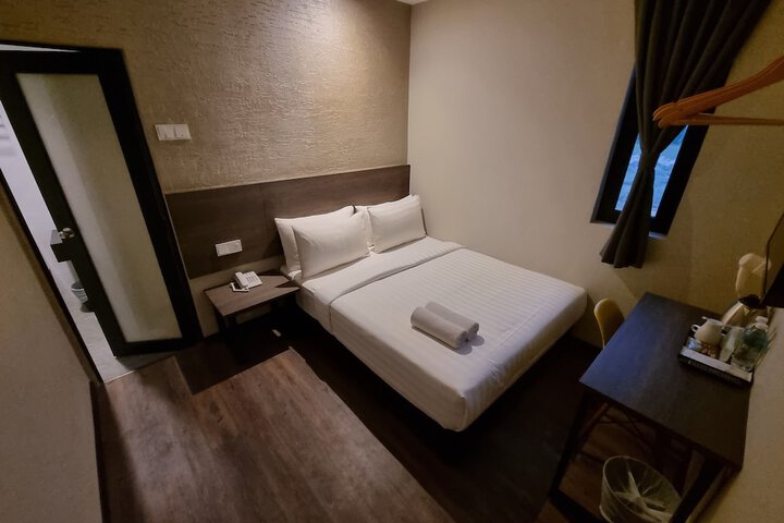 Room 83 of 138