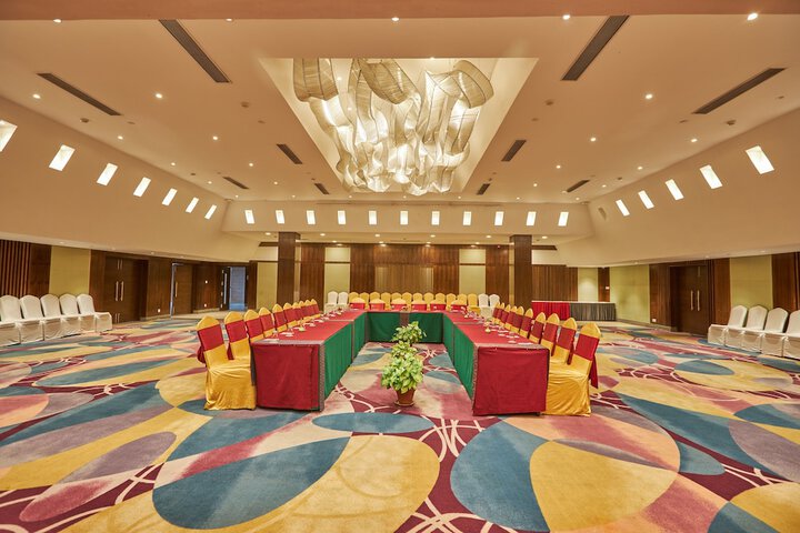 Ballroom/Hall 106 of 119