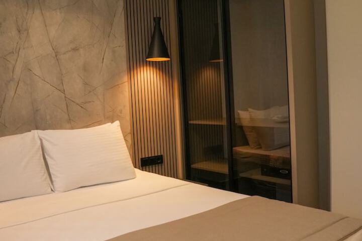 Room 8 of 61