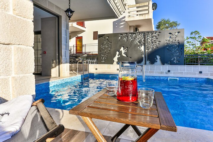 Pool 39 of 56