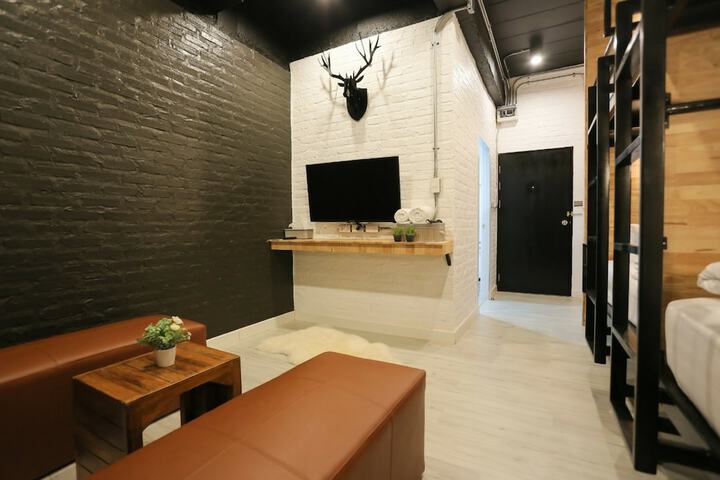 Room 57 of 105