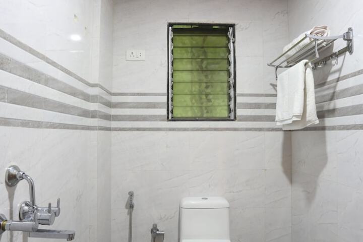 Room 12 of 17