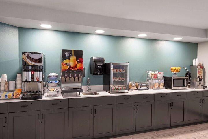 Breakfast/Coffee Service 20 of 29