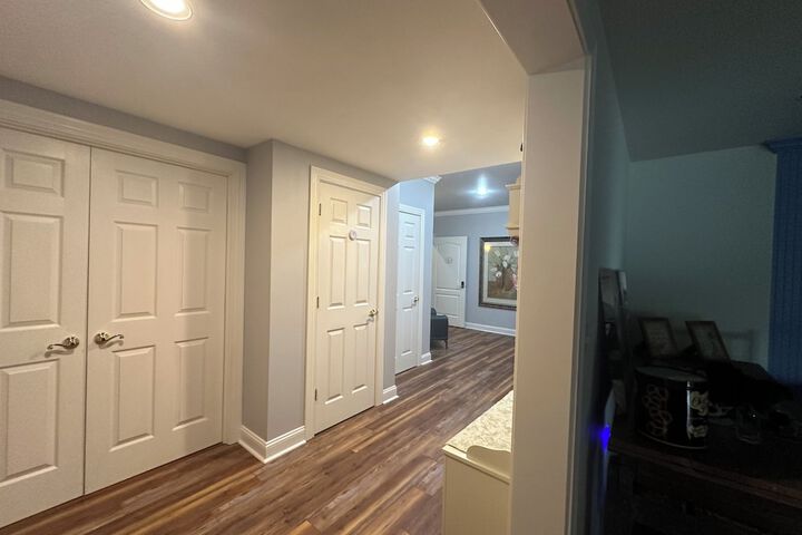 Room 33 of 94