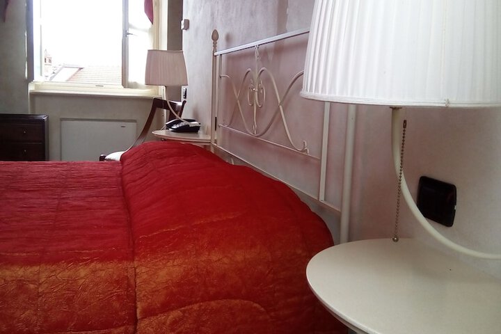 Room 9 of 95